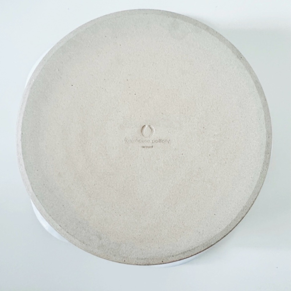 Farmhouse Pottery Laurel Pie Dish (1st Generation Design) - Picture 3 of 7